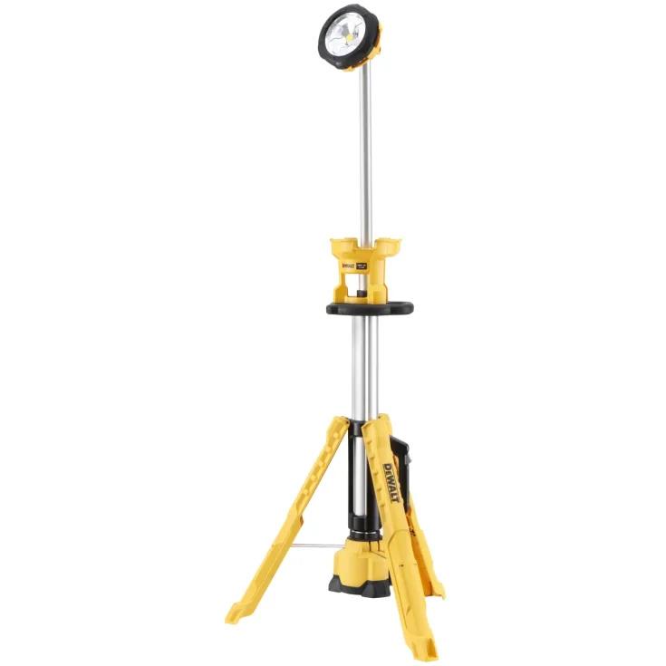 Arbejdslampe på trefod på batteri